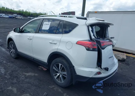 2016 Toyota Rav4 Xle z USA, uszkodzony, nr VIN JTMRFREV0GJ104376